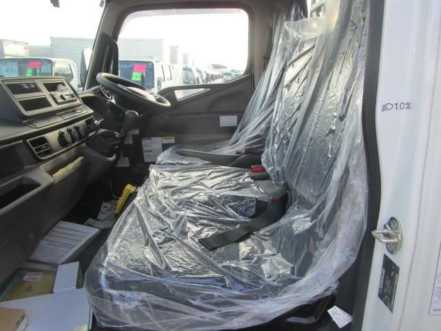 MITSUBISHI CANTER 2024 Image 31