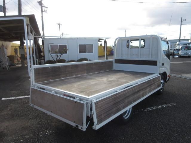 HINO DUTRO 2017 Image 31