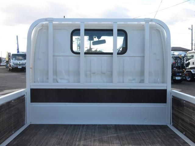 HINO DUTRO 2017 Image 31