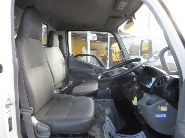 HINO DUTRO 2017 Image 31