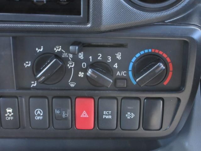 HINO DUTRO 2017 Image 31