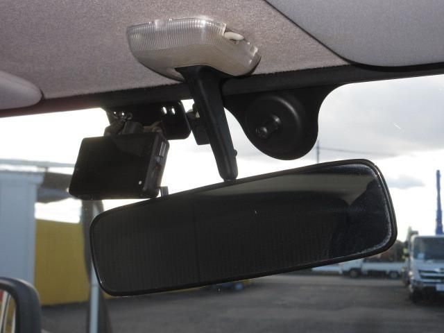 HINO DUTRO 2017 Image 31