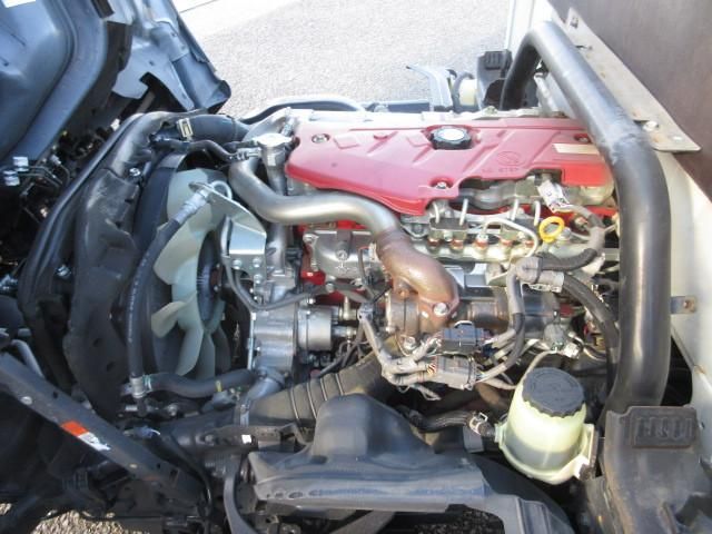 HINO DUTRO 2017 Image 31