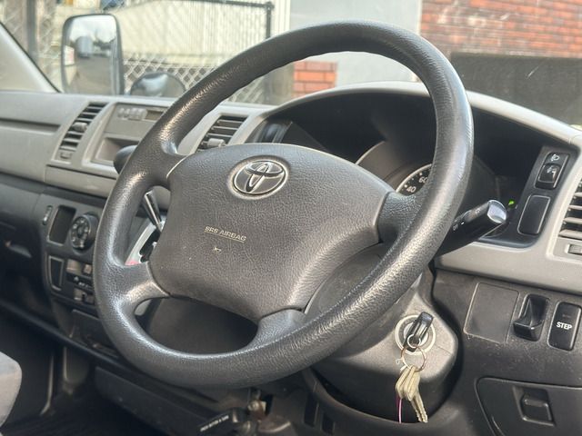 TOYOTA HIACE VAN 4WD 2011 Image 31