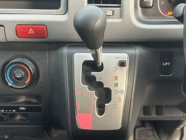 TOYOTA HIACE VAN 4WD 2011 Image 31