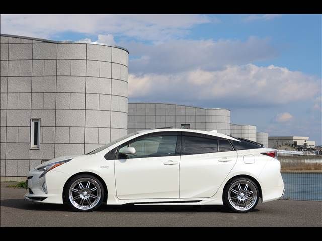 TOYOTA PRIUS 2016 Image 31