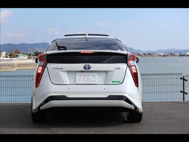 TOYOTA PRIUS 2016 Image 31