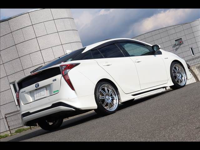 TOYOTA PRIUS 2016 Image 31