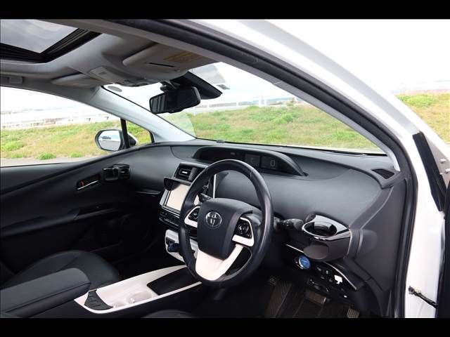 TOYOTA PRIUS 2016 Image 31