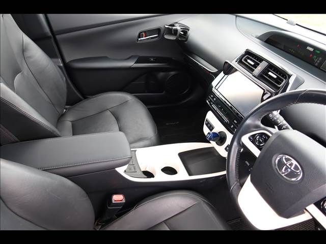 TOYOTA PRIUS 2016 Image 31