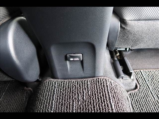 TOYOTA PRIUS 2016 Image 31