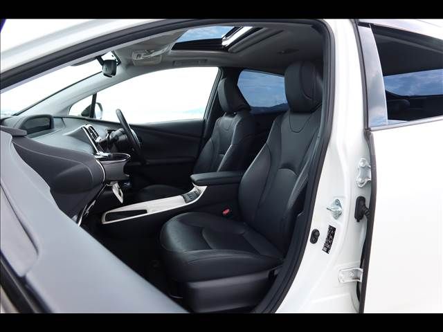 TOYOTA PRIUS 2016 Image 31