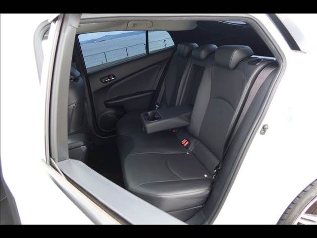 TOYOTA PRIUS 2016 Image 31