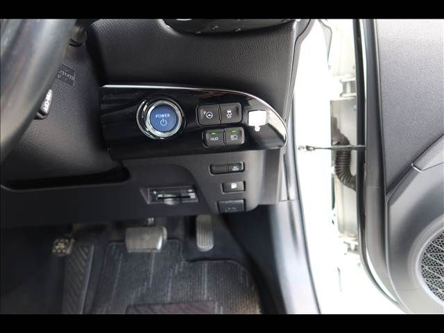 TOYOTA PRIUS 2016 Image 31