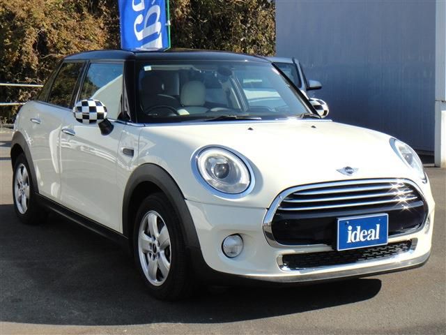 BMW MINI COOPER D 5D 2017 Image 31
