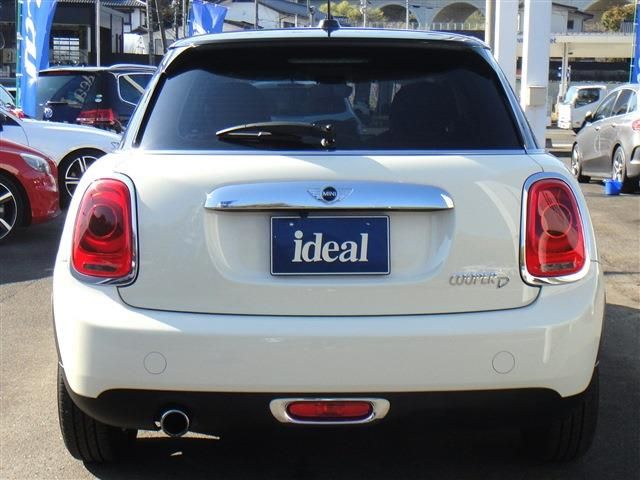 BMW MINI COOPER D 5D 2017 Image 31