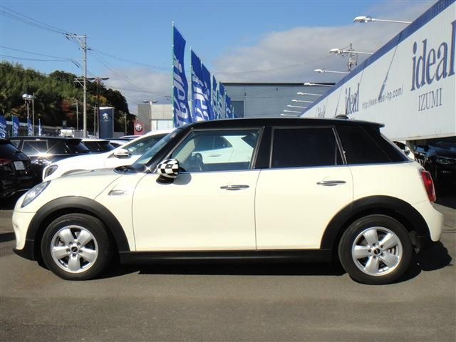 BMW MINI COOPER D 5D 2017 Image 31