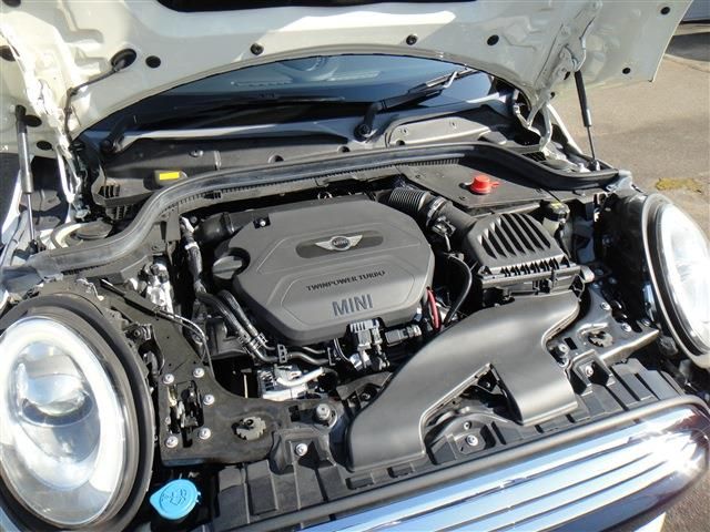 BMW MINI COOPER D 5D 2017 Image 31