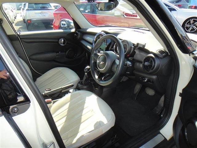 BMW MINI COOPER D 5D 2017 Image 31