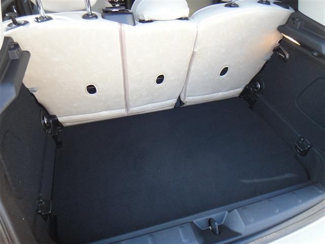 BMW MINI COOPER D 5D 2017 Image 31