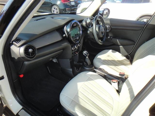 BMW MINI COOPER D 5D 2017 Image 31