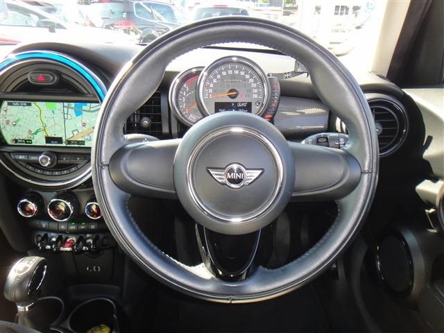 BMW MINI COOPER D 5D 2017 Image 31