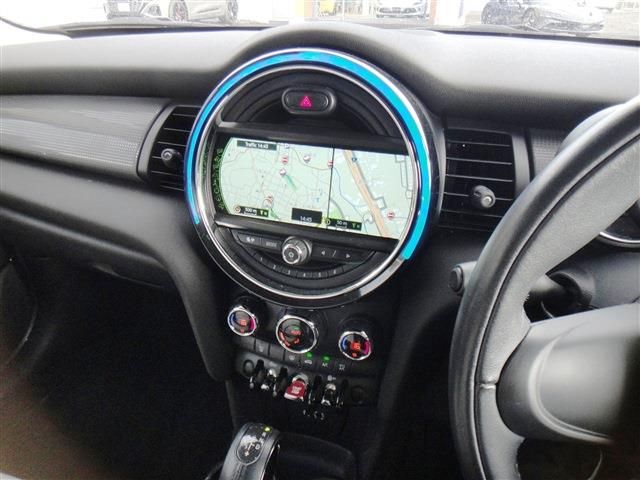 BMW MINI COOPER D 5D 2017 Image 31