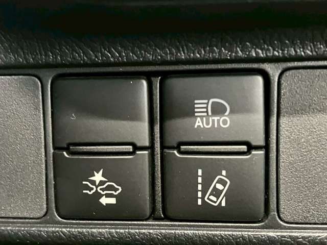 TOYOTA COROLLA FIELDER HYBR 2018 Image 31