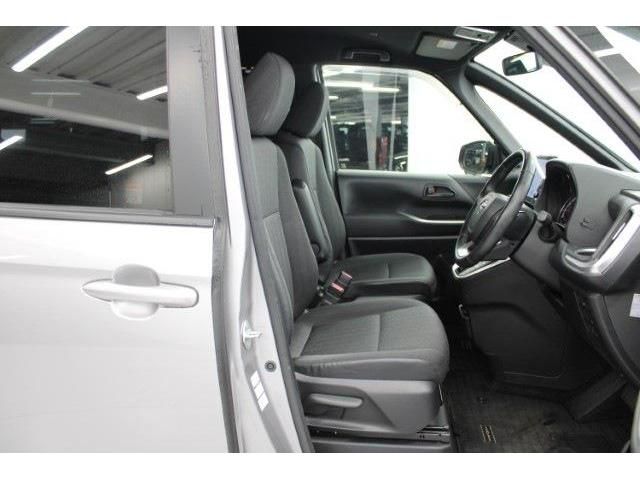 TOYOTA NOAH 2022 Image 31