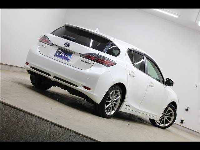 TOYOTA LEXUS CT200H 2013 Image 31