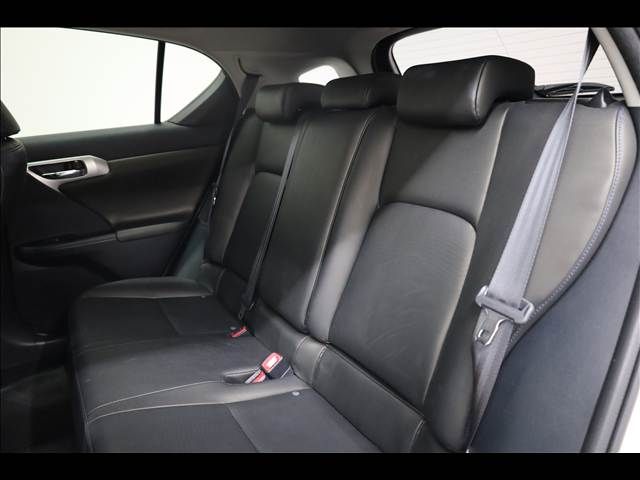 TOYOTA LEXUS CT200H 2013 Image 31