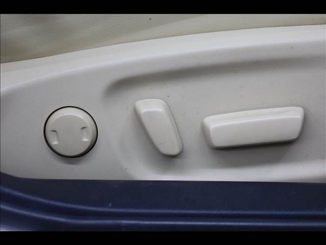 TOYOTA CROWN SEDAN HYBRID 2014 Image 31