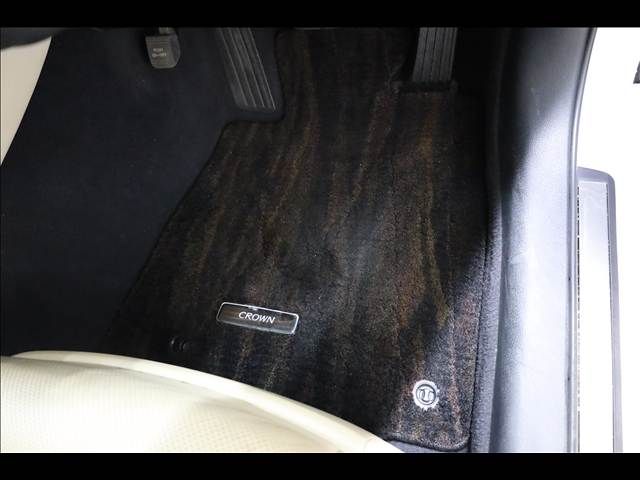 TOYOTA CROWN SEDAN HYBRID 2014 Image 31