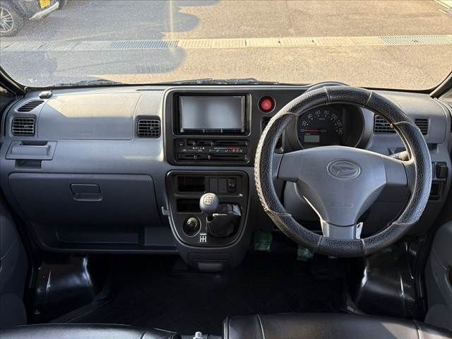 DAIHATSU HIJET CARGO 4WD 2014 Image 31