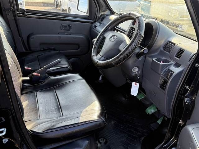 DAIHATSU HIJET CARGO 4WD 2014 Image 31