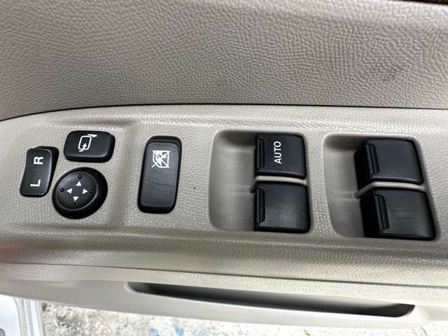 NISSAN ROOX 2010 Image 31