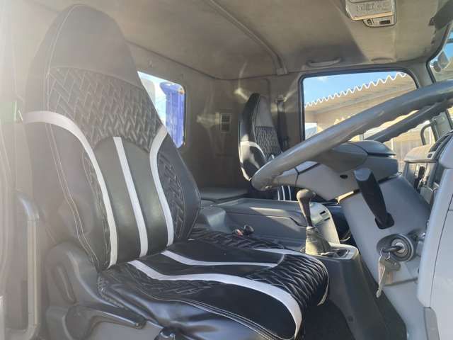 MITSUBISHI FUSOU FIGHTER 2006 Image 31