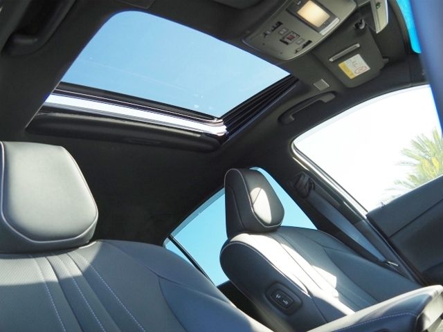 TOYOTA CROWN SEDAN HYBRID 2018 Image 31