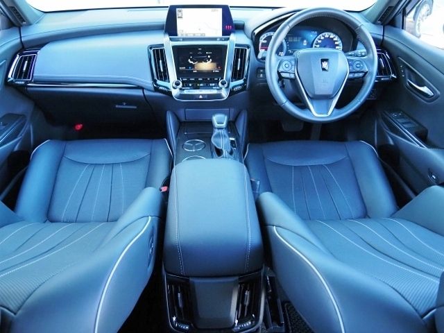 TOYOTA CROWN SEDAN HYBRID 2018 Image 31