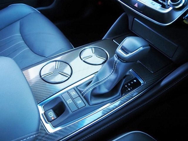 TOYOTA CROWN SEDAN HYBRID 2018 Image 31