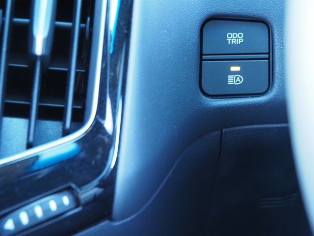 TOYOTA CROWN SEDAN HYBRID 2018 Image 31