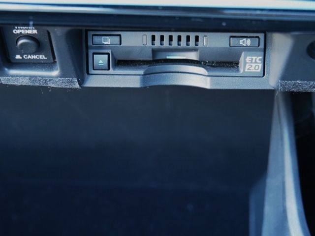 TOYOTA CROWN SEDAN HYBRID 2018 Image 31