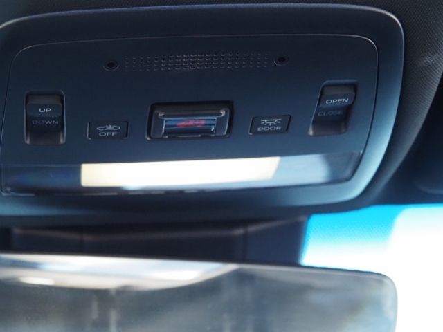 TOYOTA CROWN SEDAN HYBRID 2018 Image 31