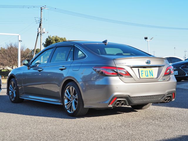 TOYOTA CROWN SEDAN HYBRID 4 2021 Image 31