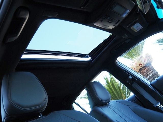 TOYOTA CROWN SEDAN HYBRID 4 2021 Image 31