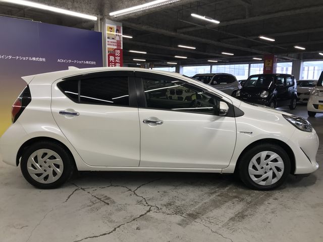 TOYOTA AQUA 2019 Image 31