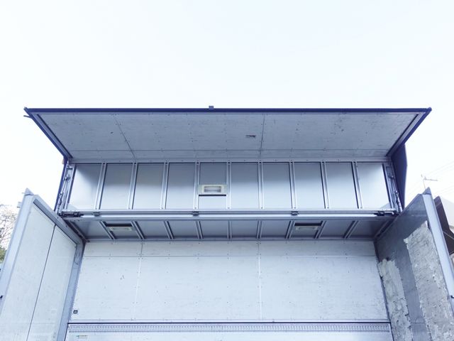 MITSUBISHI FUSOU FIGHTER 2011 Image 31