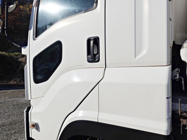 ISUZU GIGA 2017 Image 31