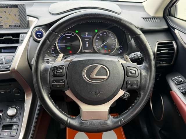 TOYOTA LEXUS NX300H 2015 Image 31