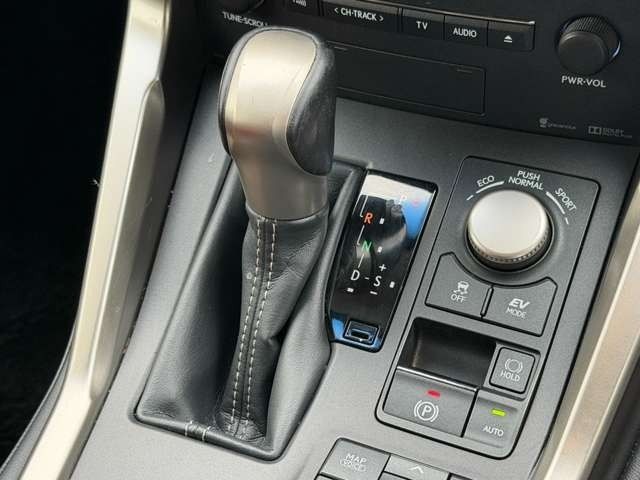 TOYOTA LEXUS NX300H 2015 Image 31